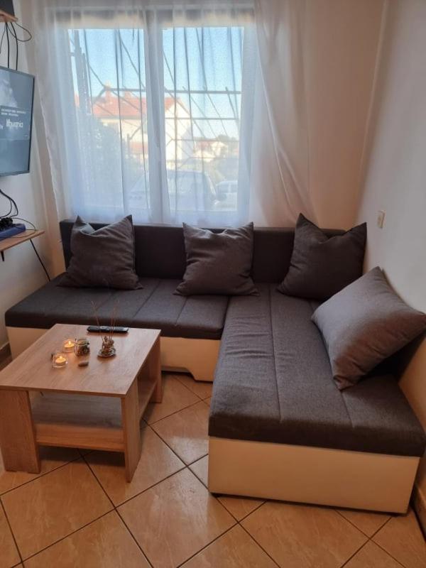 Apartmani Petra Pula Exterior photo