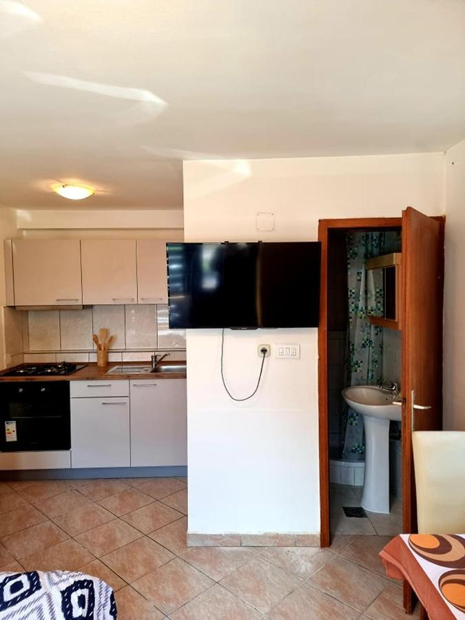 Apartmani Petra Pula Exterior photo