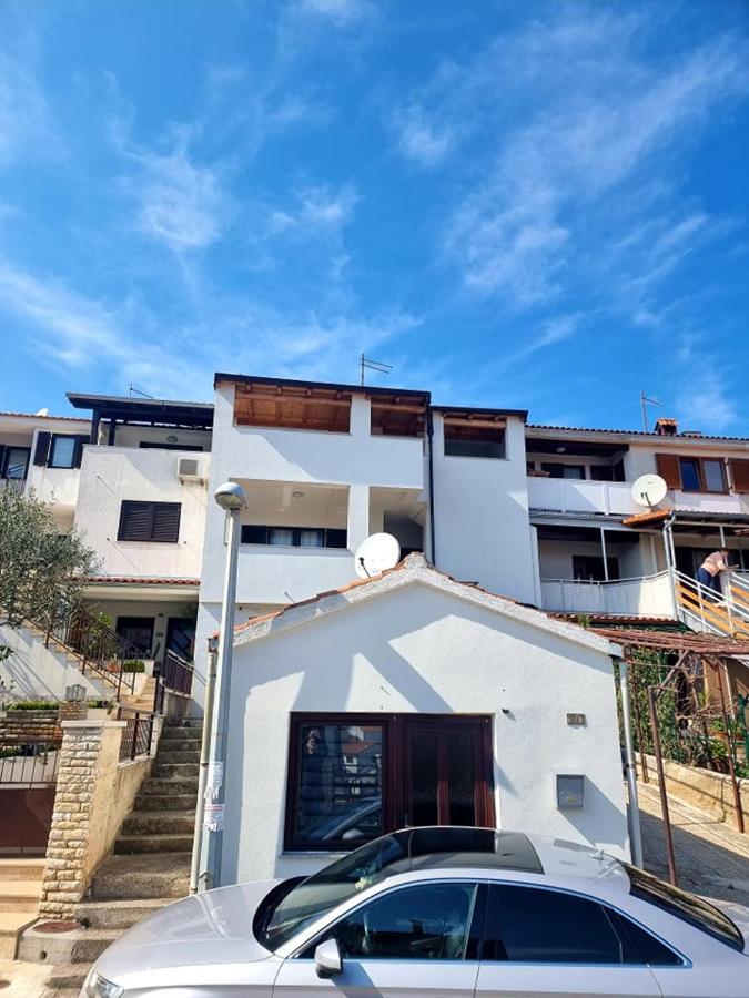 Apartmani Petra Pula Exterior photo