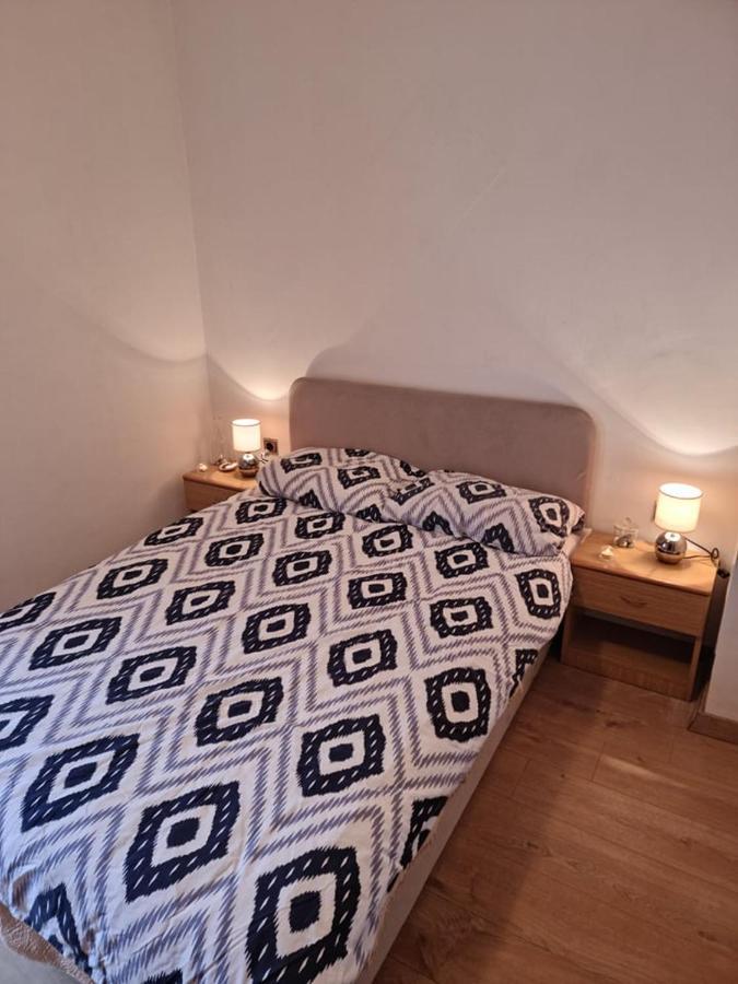 Apartmani Petra Pula Exterior photo